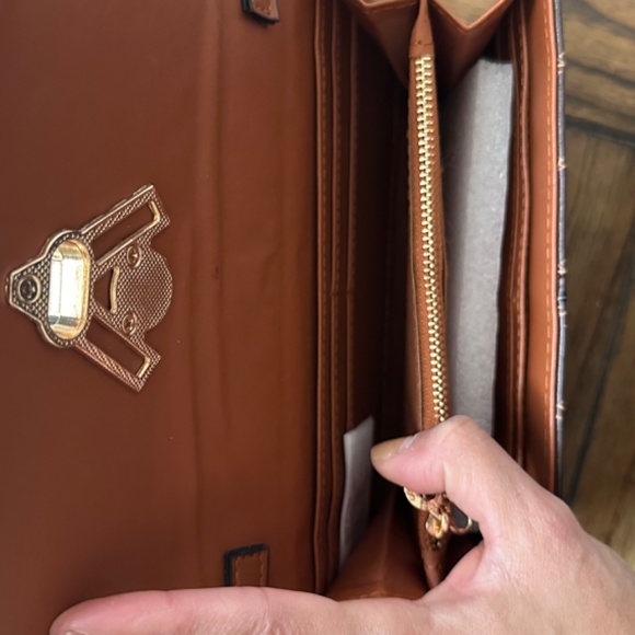 Valentino Orlando Wallet on Chain, Crossbody - Picture 5 of 9